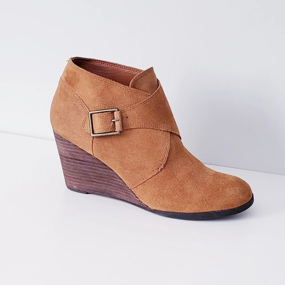 Lucky Brand tan booties heel